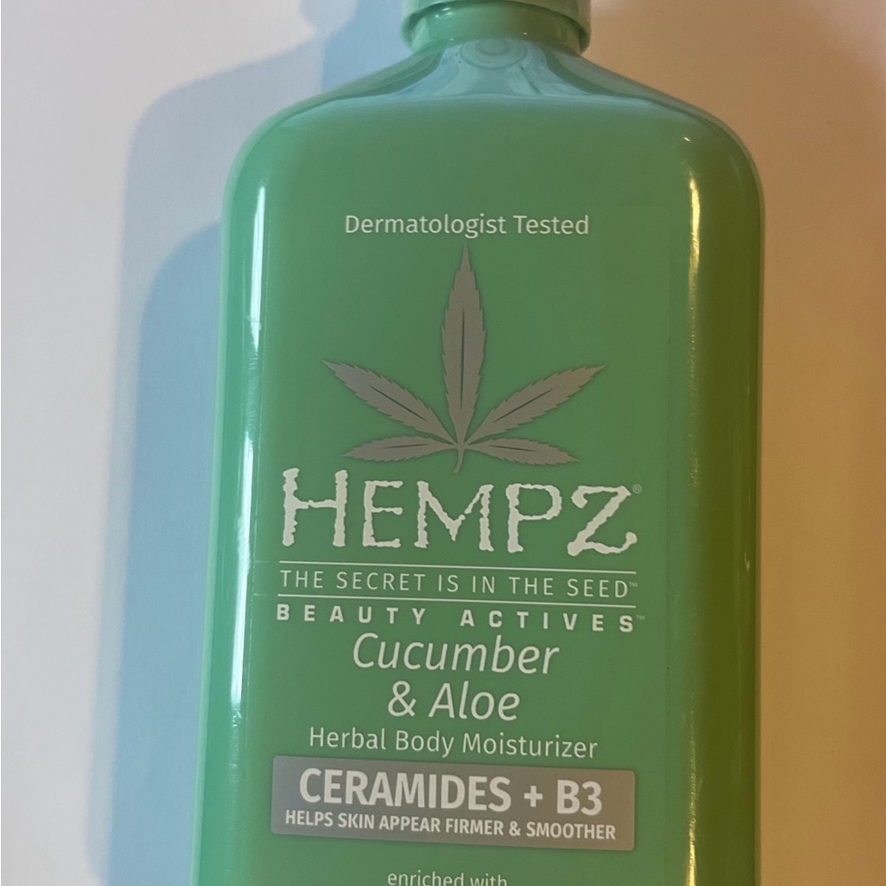 Hempz Lotion Cucumber & Aloe Daily Body Moisturizer for Dry Skin 17 fl oz
